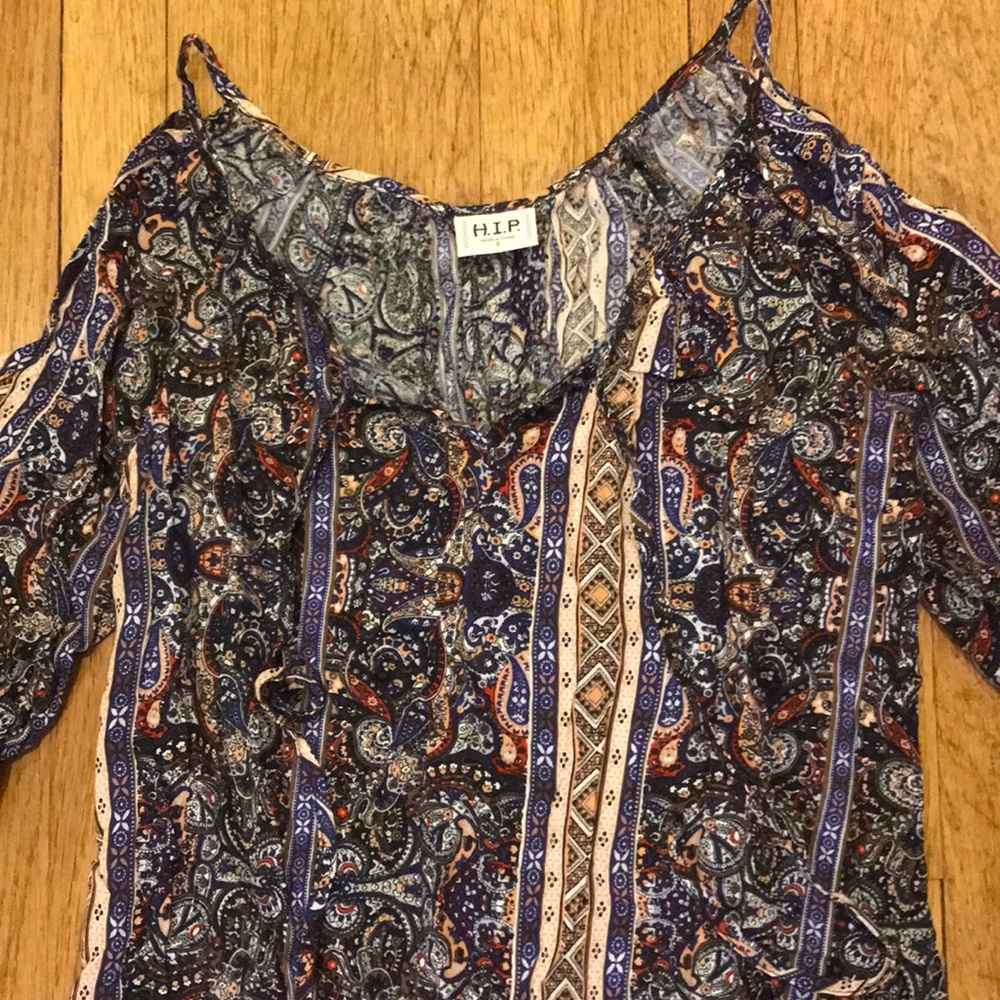 Patterned top - Picture 2 of 2